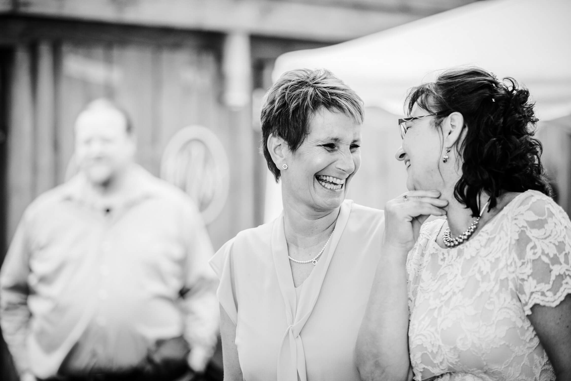 Standesamt, Krefeld, Garten, Freie Trauung, Hochzeitsreportage, Hochzeit, Hochzeitsfotograf, Reportage, Nina Buschenhofen, Liebe, Hochzeitsfotografie