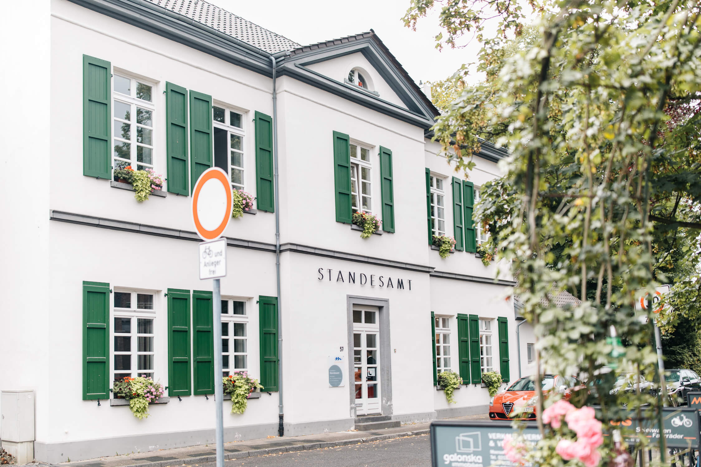 Standesamt, Krefeld, Garten, Freie Trauung, Hochzeitsreportage, Hochzeit, Hochzeitsfotograf, Reportage, Nina Buschenhofen, Liebe, Hochzeitsfotografie